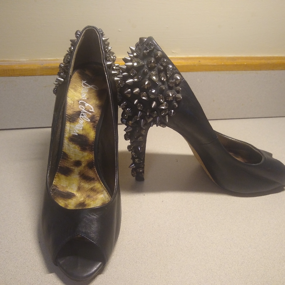 Sam Edelman ladies size 9M black open toe stilettos with spikes and rhinestone